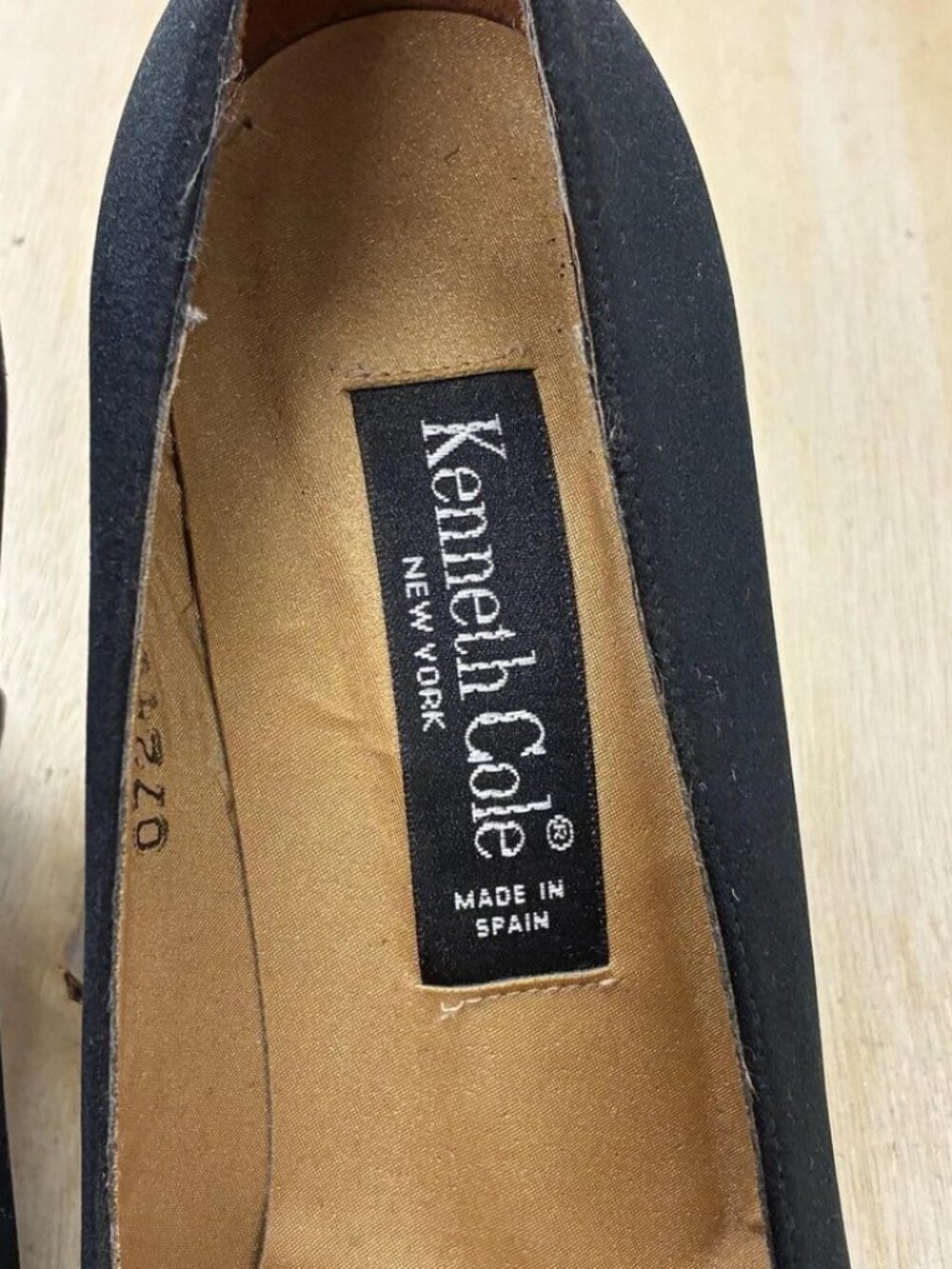 Kenneth Cole All Leather Suede Black Spool Heel Pumps sz 8 - Picture 6 of 7